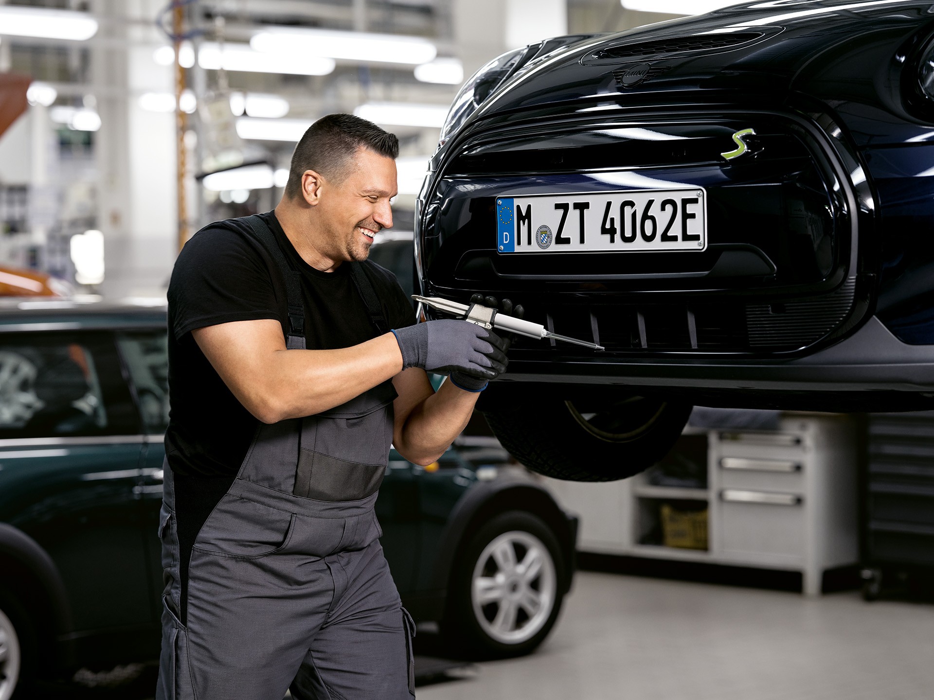 MINI originele reparatieservices - MINI pechhulp 24/7. MINI originele reparatieservices - MINI pechhulp 24/7.